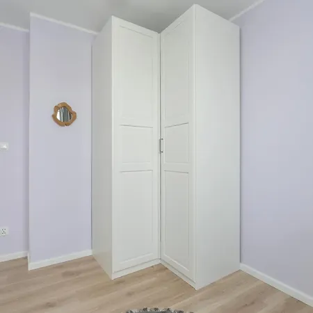 Apartment With 2 Bedrooms And Free Garage By Renters