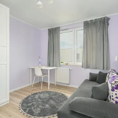 With 2 Bedrooms And Free Garage By Renters Apartman