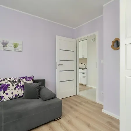 With 2 Bedrooms And Free Garage By Renters Apartment Poznan