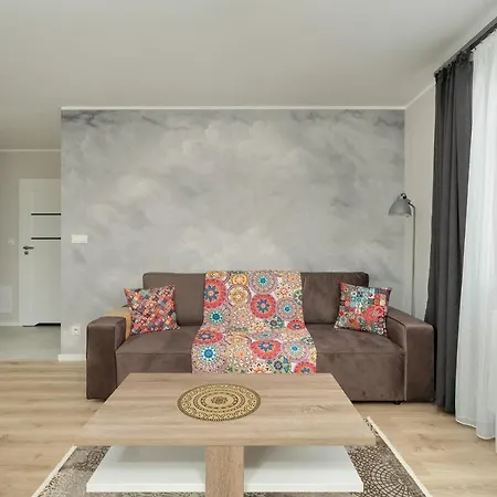 With 2 Bedrooms And Free Garage By Renters Апартаменты