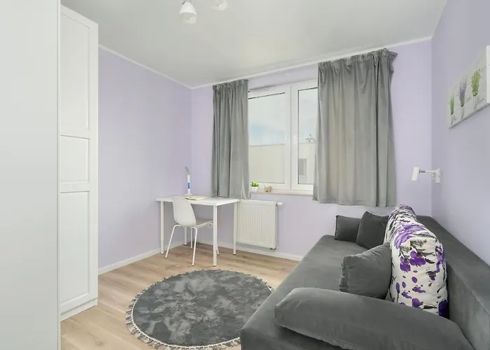 With 2 Bedrooms And Free Garage By Renters 아파트